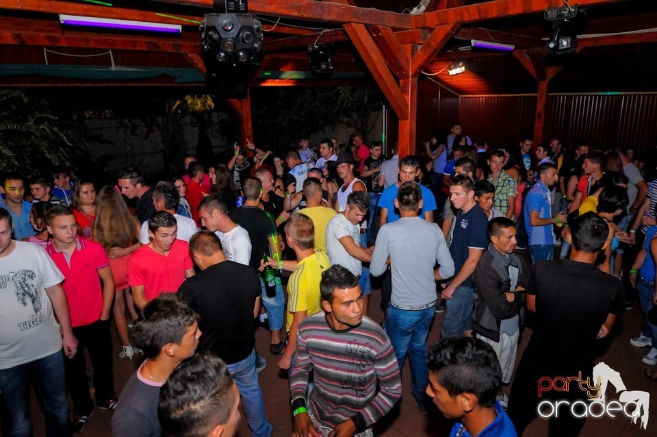 VV Attila şi VV Olivér în Disco Faház,