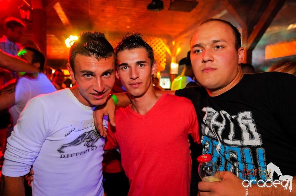VV Attila şi VV Olivér în Disco Faház,