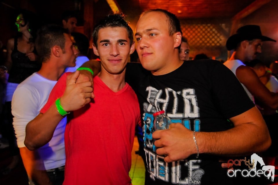 VV Attila şi VV Olivér în Disco Faház,