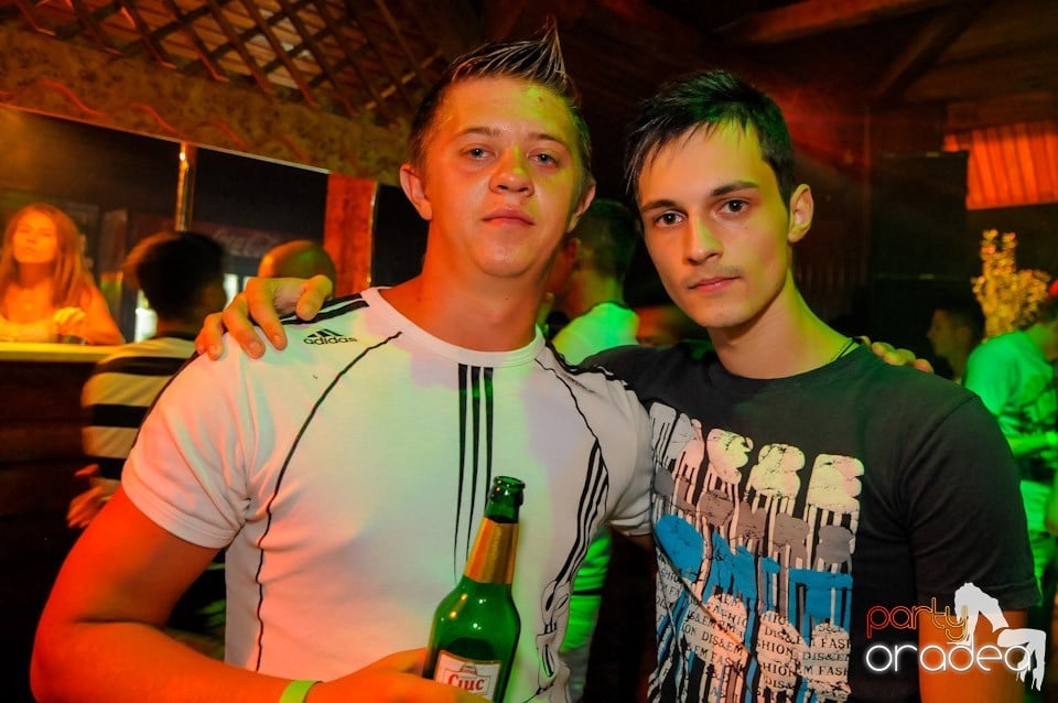 VV Attila şi VV Olivér în Disco Faház,