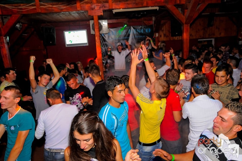 VV Attila şi VV Olivér în Disco Faház,