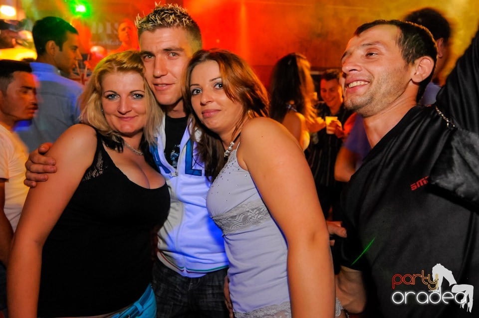 VV Attila şi VV Olivér în Disco Faház,