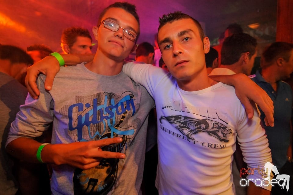VV Attila şi VV Olivér în Disco Faház,