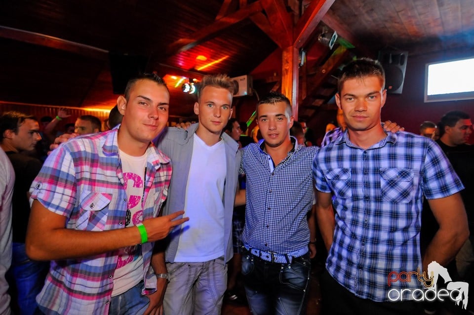 VV Attila şi VV Olivér în Disco Faház,