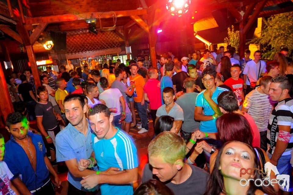 VV Attila şi VV Olivér în Disco Faház,