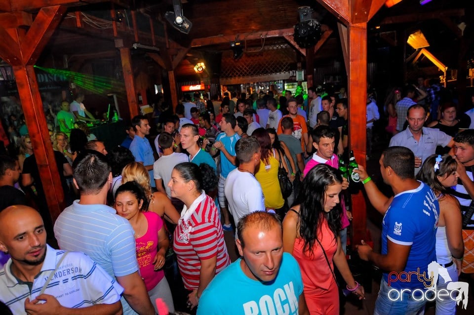 VV Attila şi VV Olivér în Disco Faház,