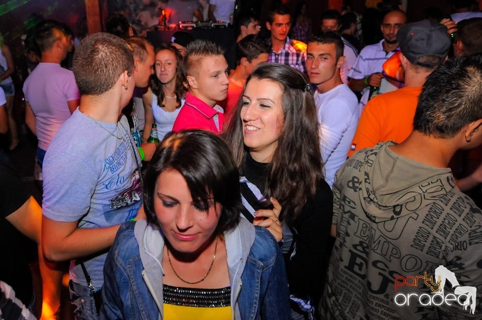 VV Attila şi VV Olivér în Disco Faház,