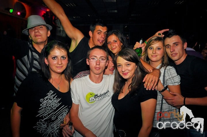 Warm up party în Student's Place, Student's Place