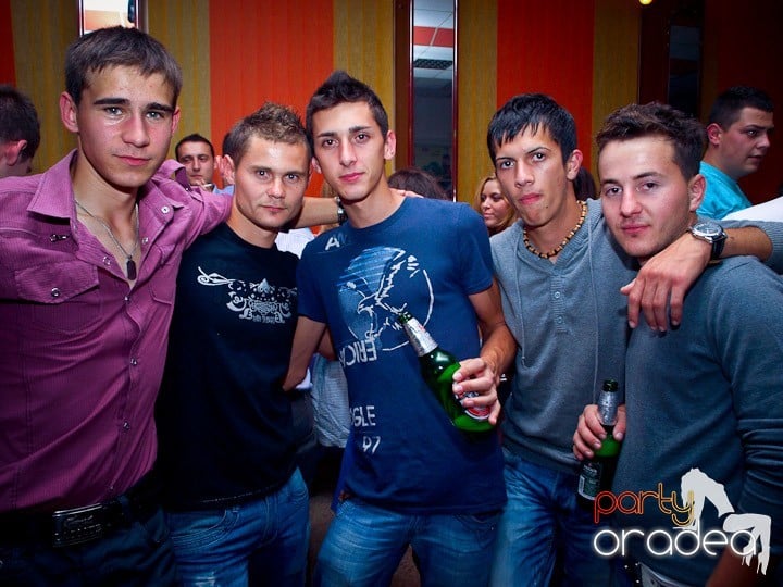 Warm up party în Student's Place, Student's Place