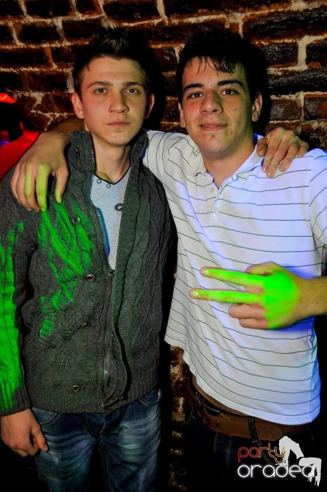 We Like to Party în Club Escape, 