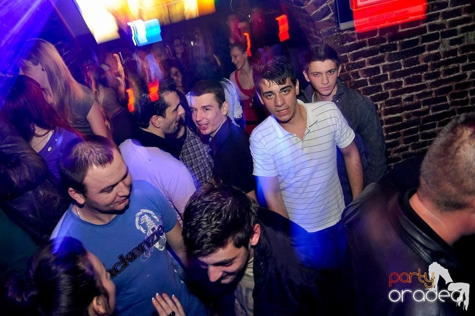 We Like to Party în Club Escape, 