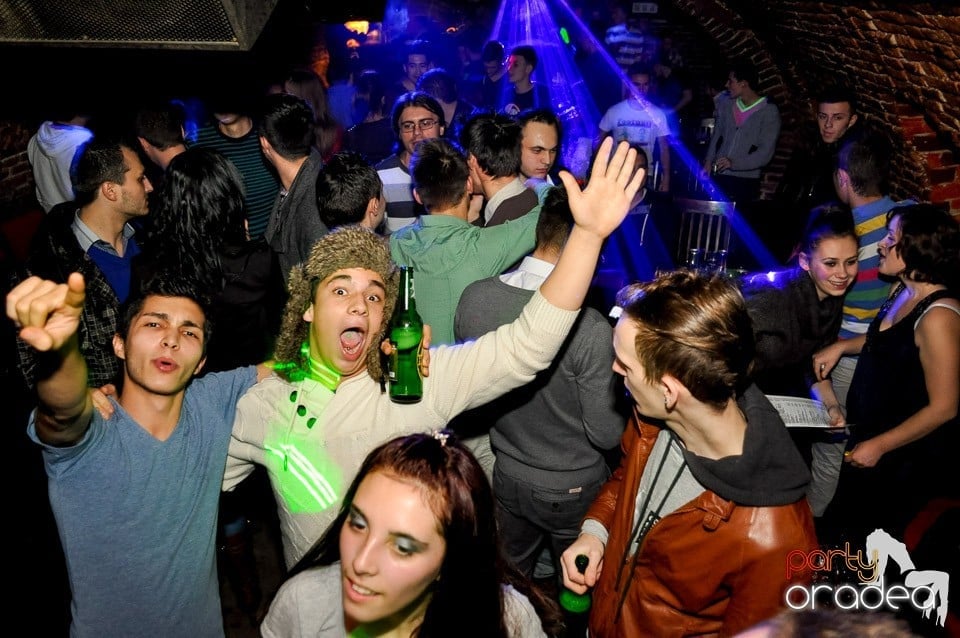 We Like to Party în Club Escape, 