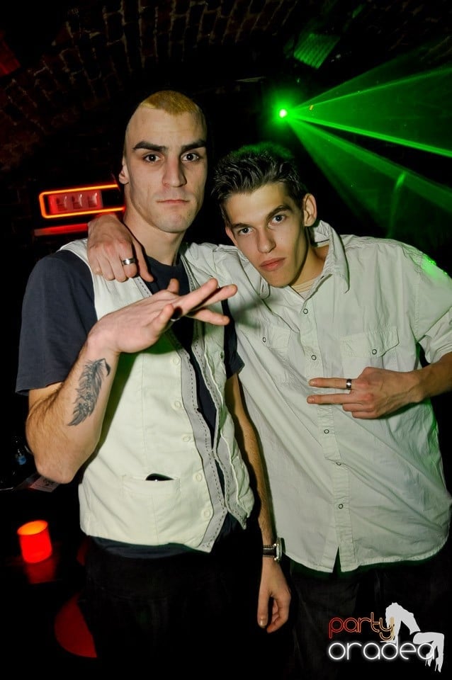 We Like to Party în Club Escape, 