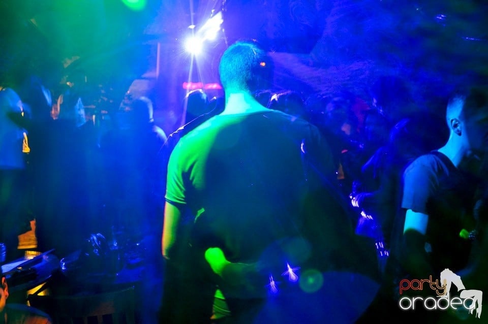 We Like to Party în Club Escape, 