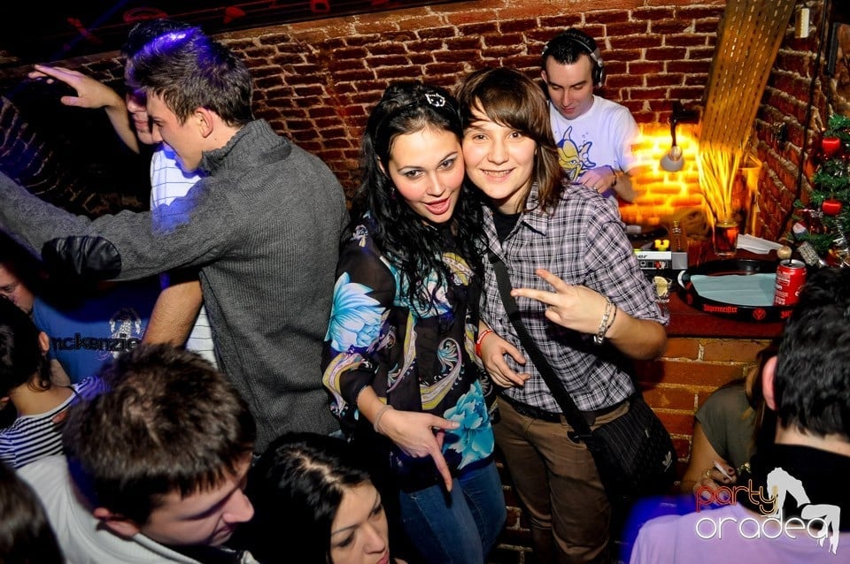 We Like to Party în Club Escape, 