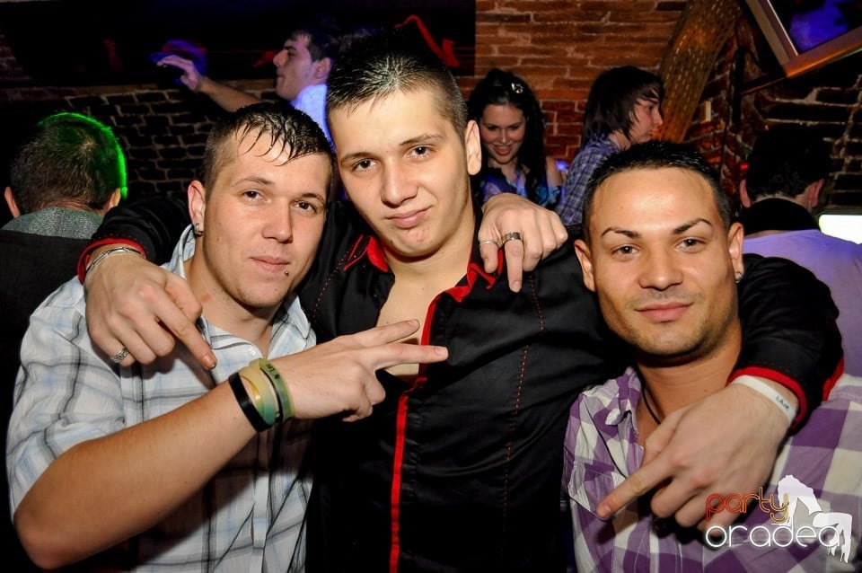 We Like to Party în Club Escape, 