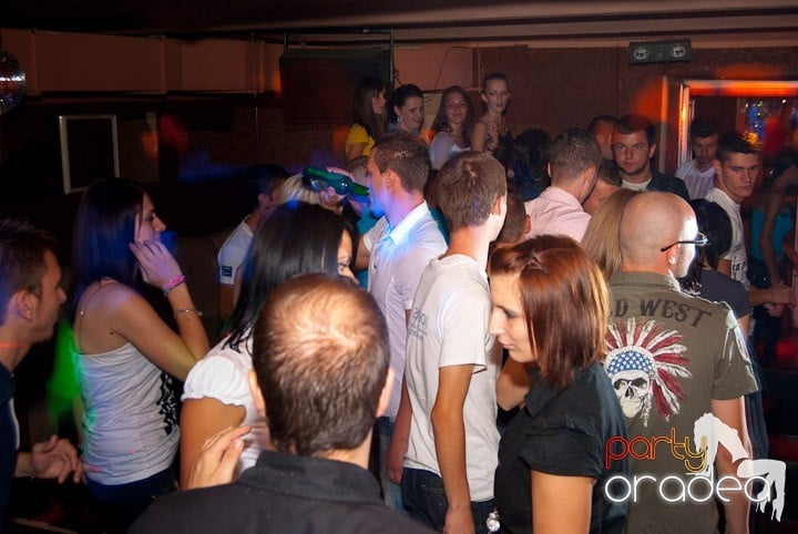 We Make Hits Party,