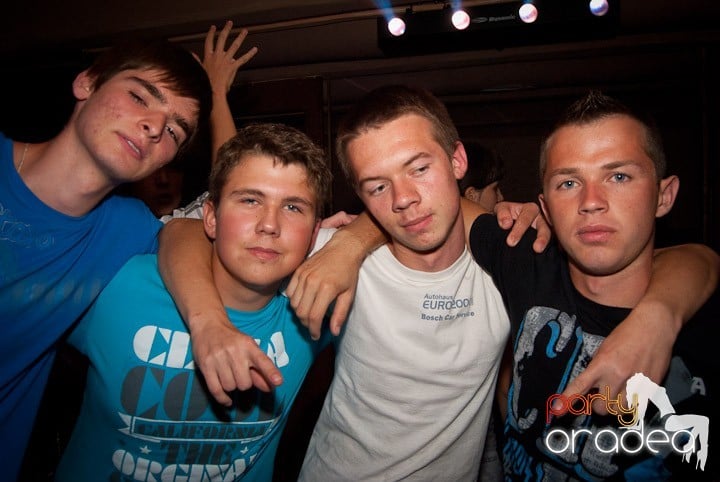 We Make Hits Party,