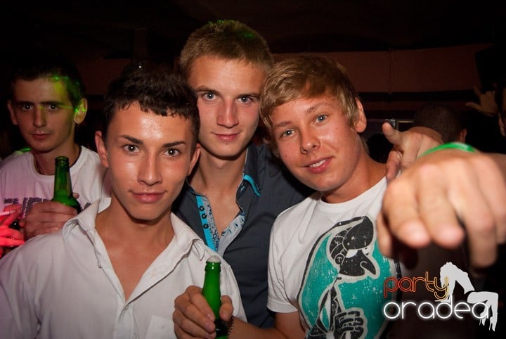 We Make Hits Party,