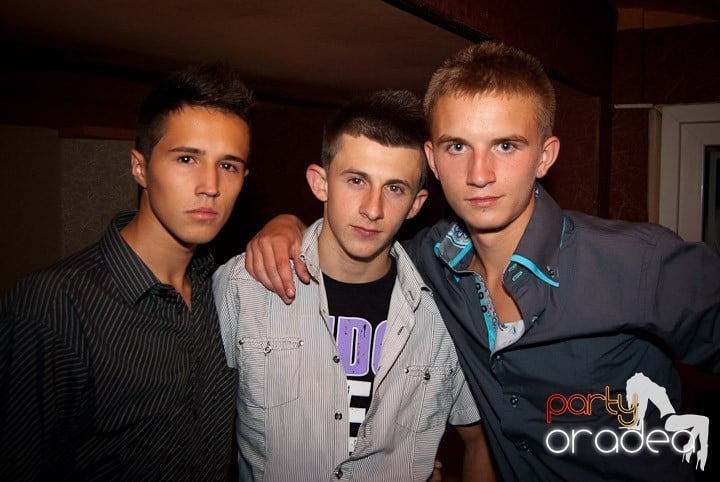 We Make Hits Party,
