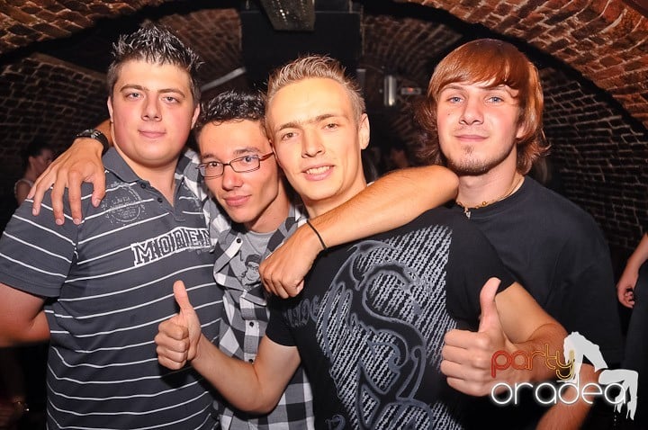 Wednesday Party @ Escape, 