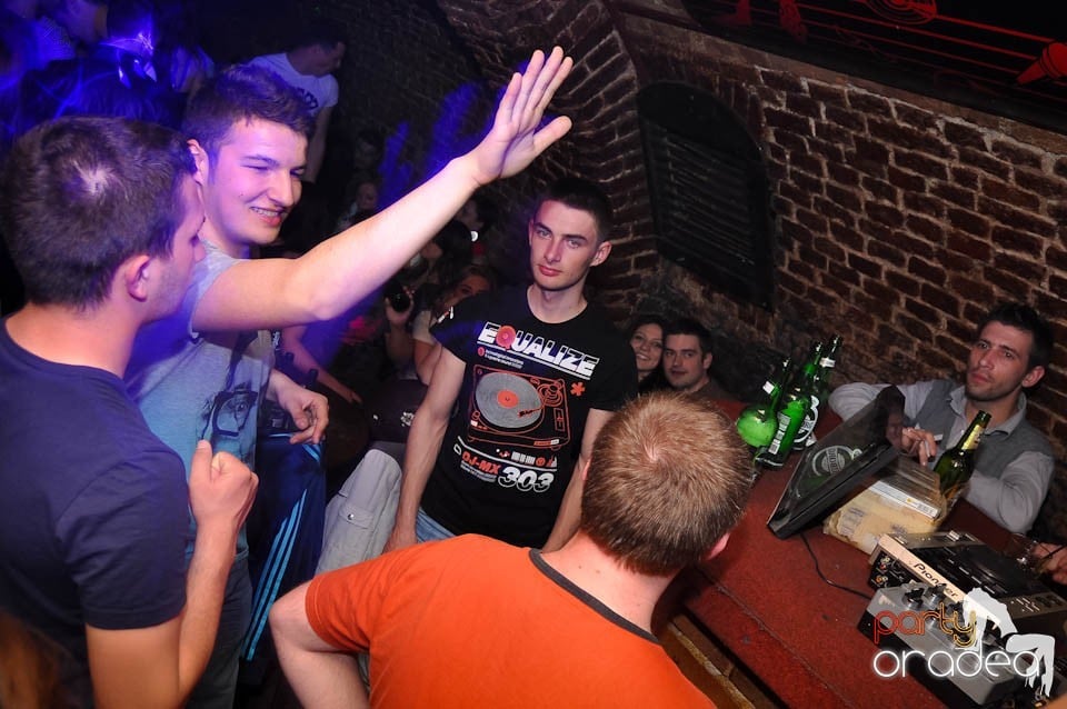 Wednesday party în Escape, 