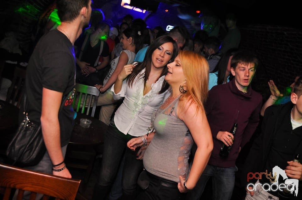 Wednesday party în Escape, 