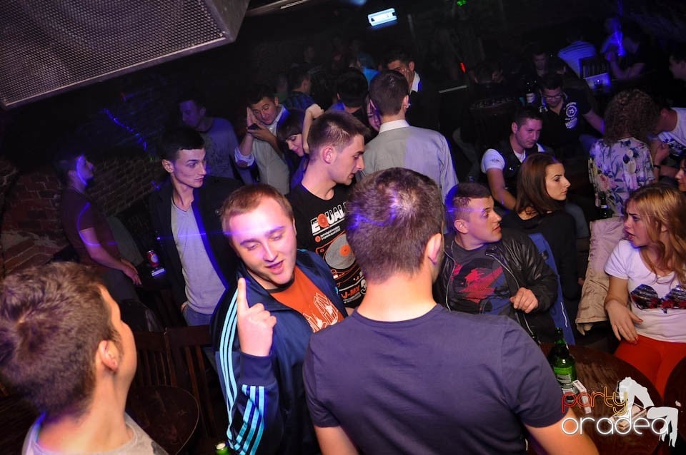 Wednesday party în Escape, 