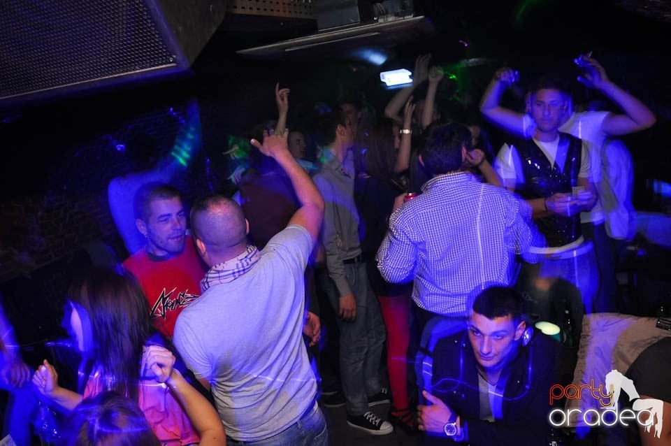 Wednesday party în Escape, 