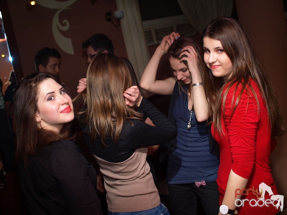 Weekend incendiar în Chanson,