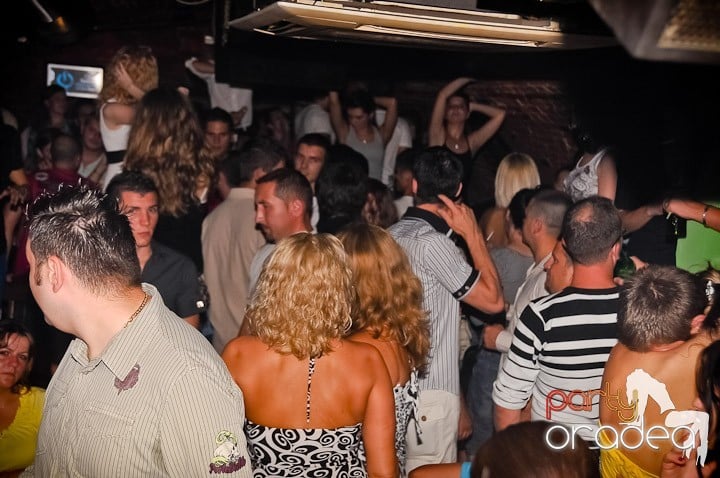 Weekend incendiar în Escape, 