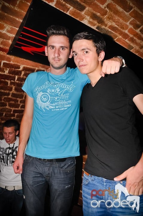 Weekend incendiar în Escape, 