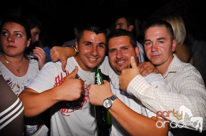 Weekend incendiar în Escape, 