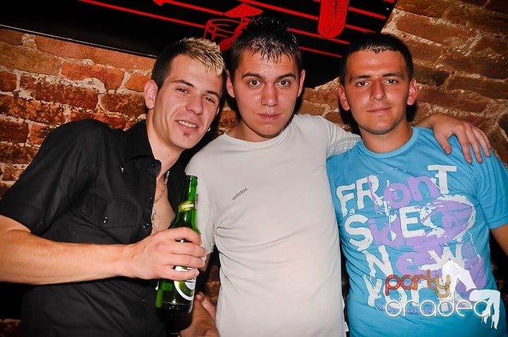 Weekend incendiar în Escape, 