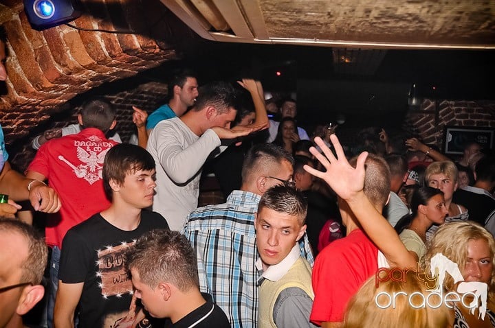 Weekend incendiar în Escape, 