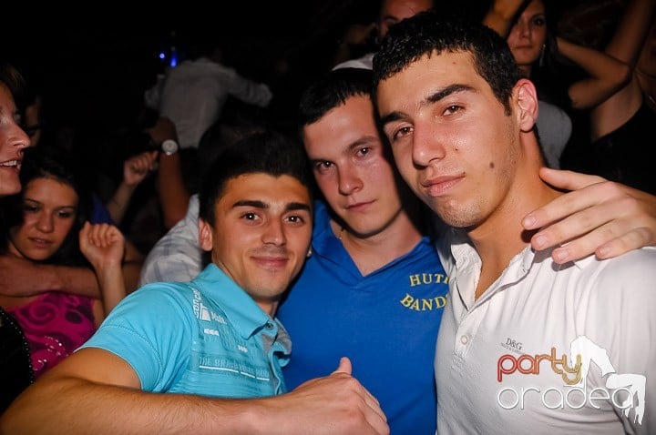 Weekend incendiar în Escape, 