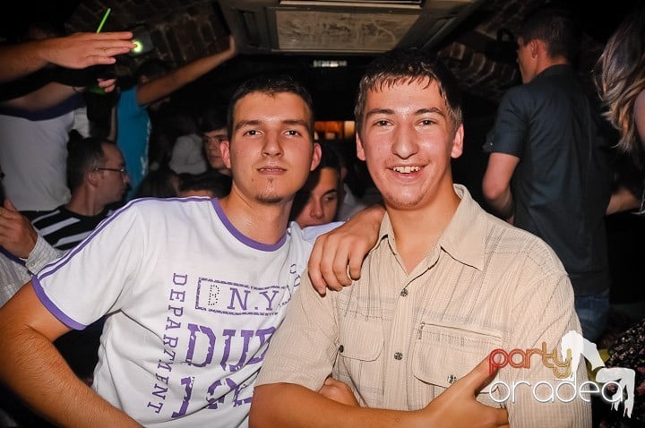 Weekend incendiar în Escape, 