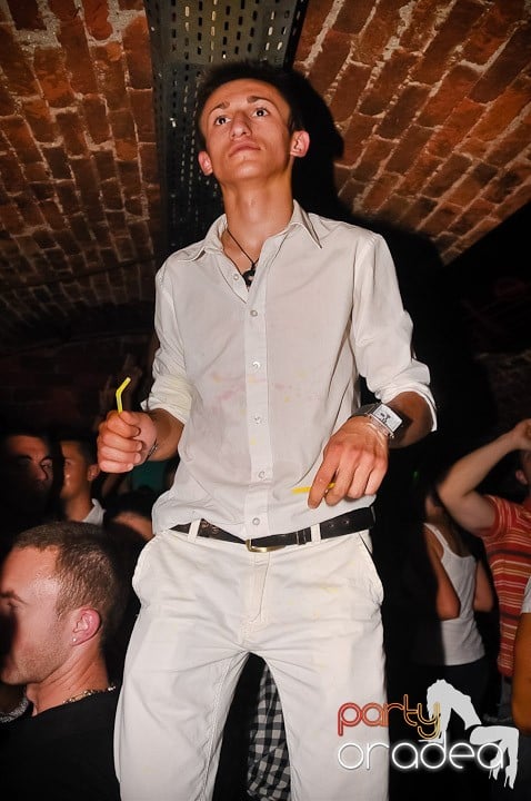 Weekend incendiar în Escape, 