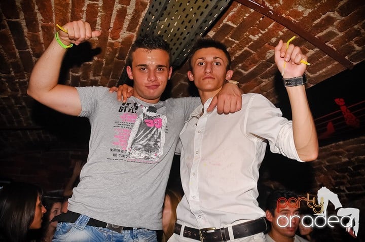 Weekend incendiar în Escape, 