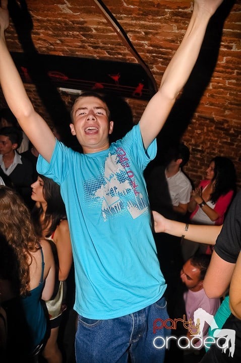 Weekend incendiar în Escape, 