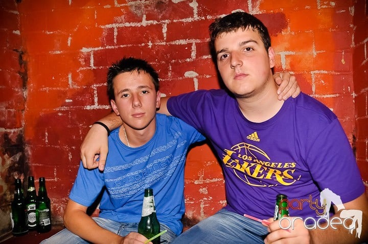 Weekend incendiar în Escape, 