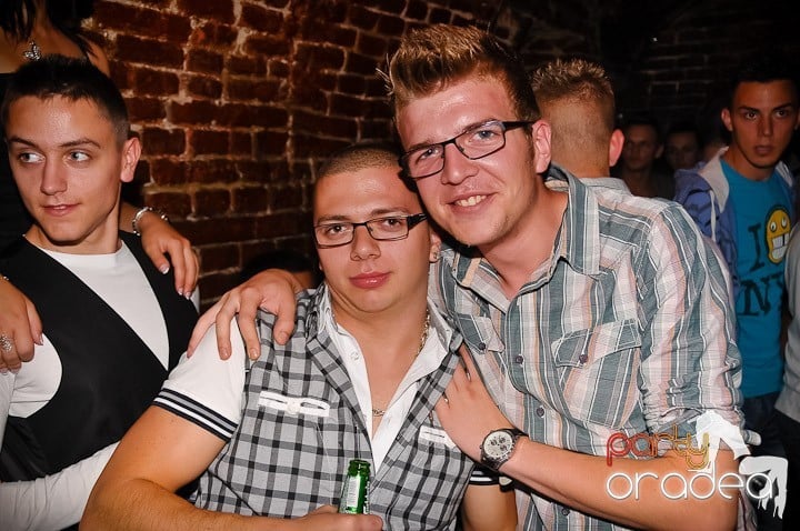 Weekend incendiar în Escape, 