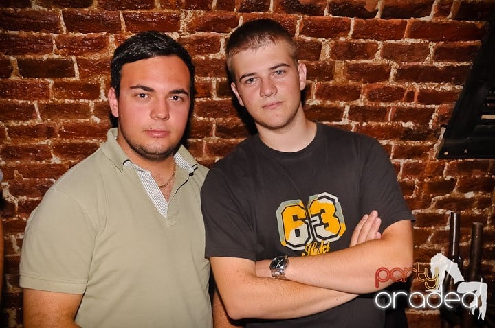 Weekend incendiar în Escape, 