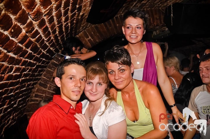 Weekend incendiar în Escape, 