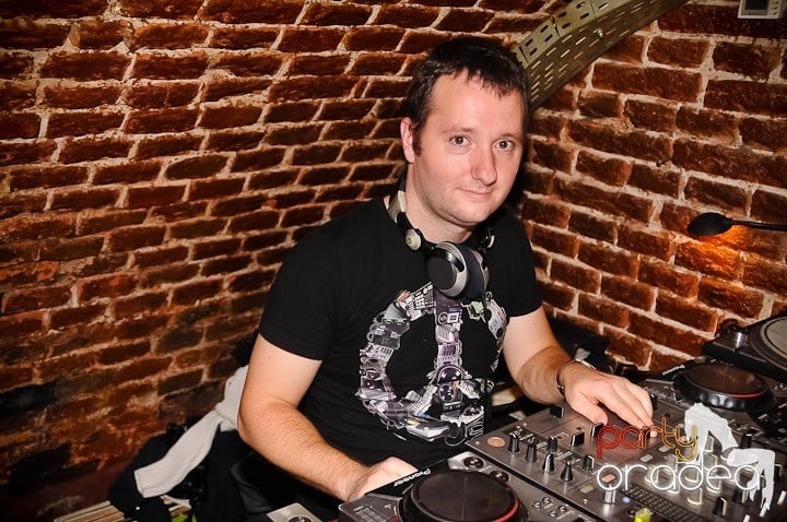 Weekend incendiar în Escape, 