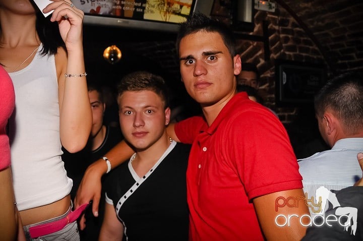 Weekend incendiar în Escape, 