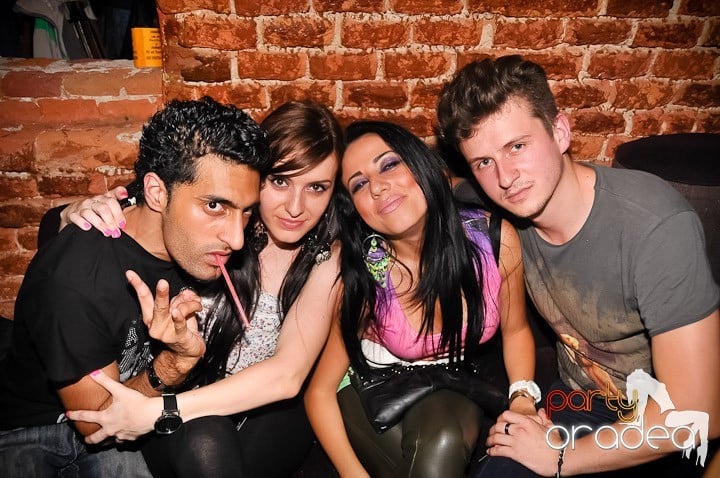 Weekend incendiar în Escape, 