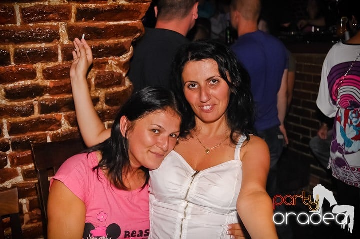 Weekend incendiar în Escape, 