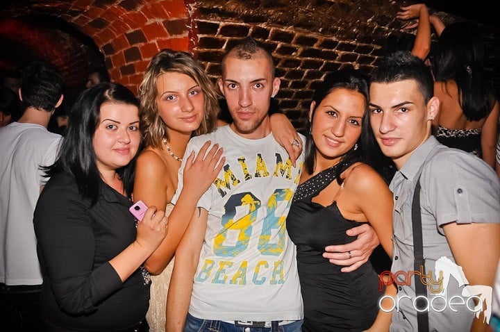 Weekend incendiar în Escape, 