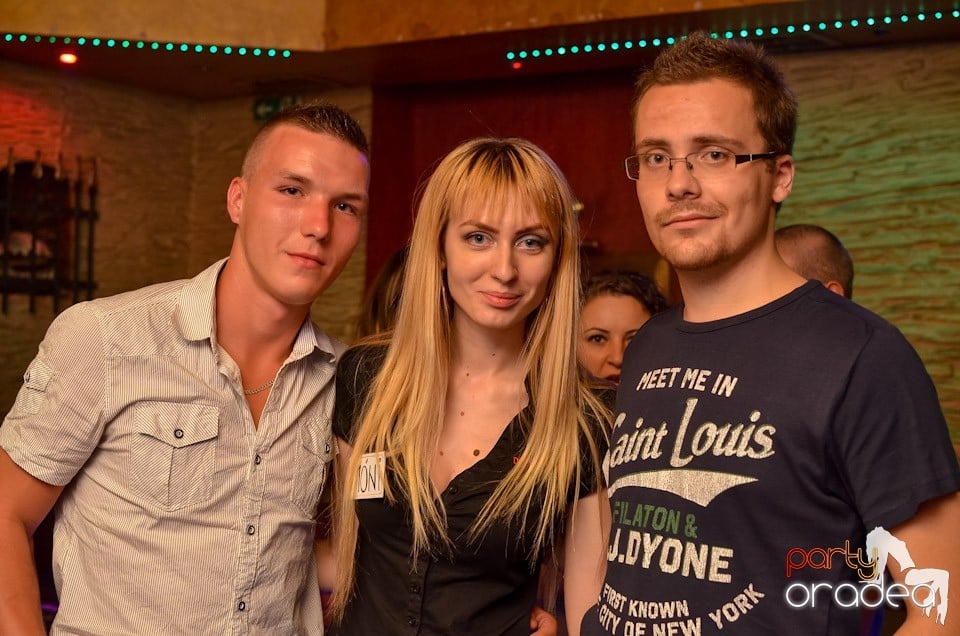 Weekend Party în Club Downtown,